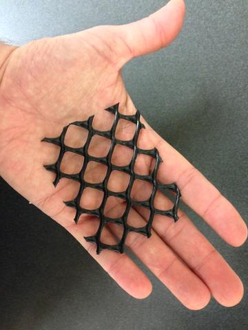 XB1132 diamond polyethylene with 1/2" mesh